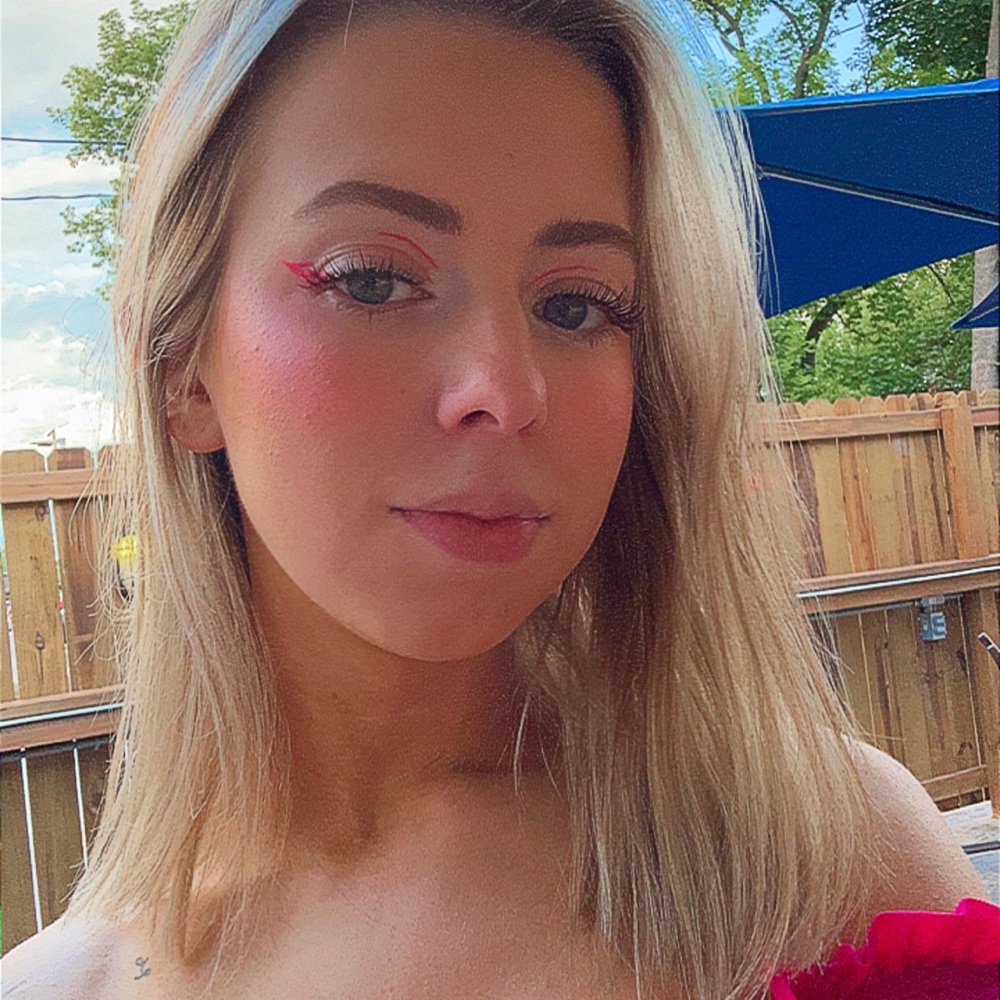 Meet your Posher, Michaela